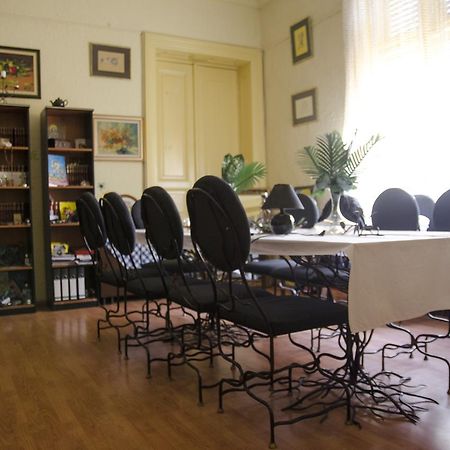 Casa Boiereasca Hostel ไกรโอวา ภายนอก รูปภาพ